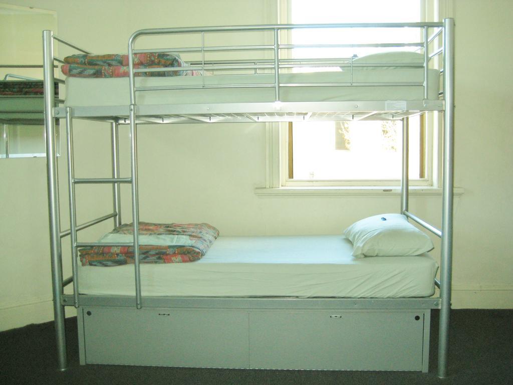 Backpack Oz Hostel Adelaide Room photo