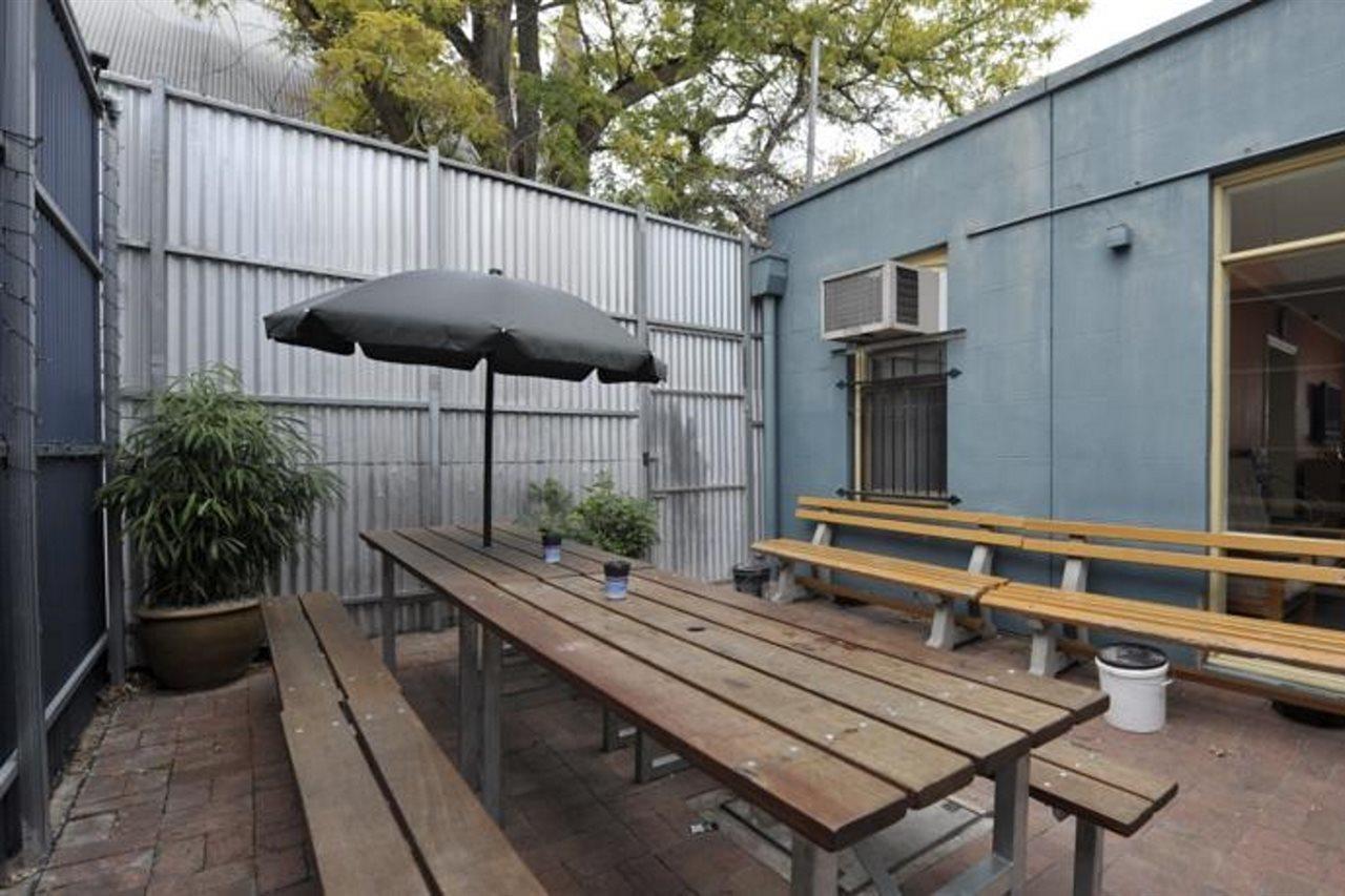 Backpack Oz Hostel Adelaide Exterior photo
